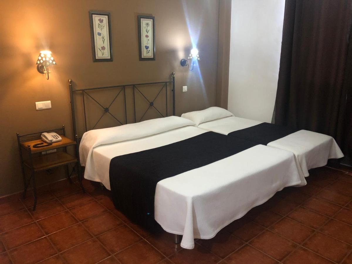 Area De Servicio Los Cerrillos Peraleda de la Mata エクステリア 写真