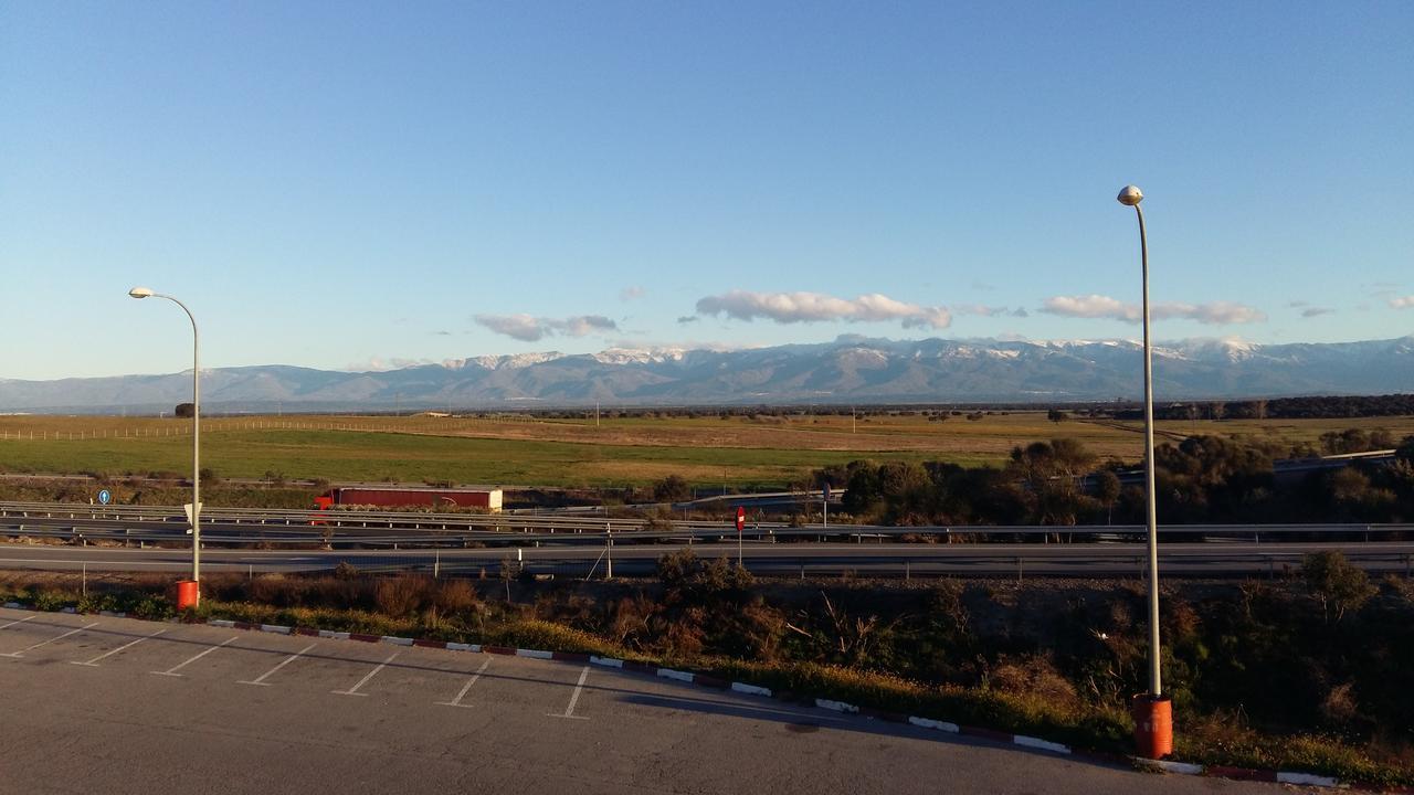 Area De Servicio Los Cerrillos Peraleda de la Mata エクステリア 写真